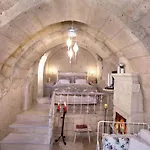Oyku Evi Cave 어굽
