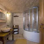 Oyku Evi Cave 어굽