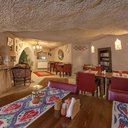 Oyku Evi Cave ホテル 3*