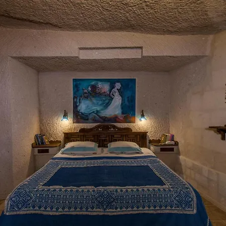 Oyku Evi Cave ウルギュップ