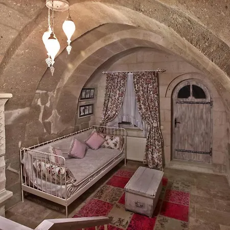 Oyku Evi Cave ホテル 3*