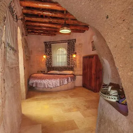 Oyku Evi Cave ホテル 3*