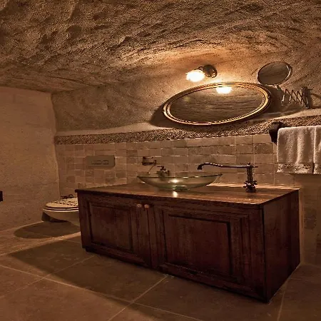 Oyku Evi Cave ウルギュップ