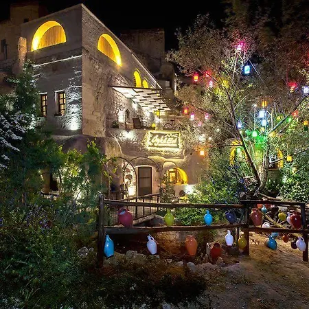 Oyku Evi Cave ホテル 3*
