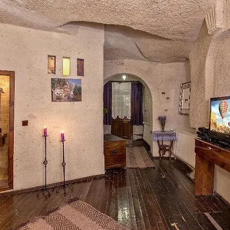 Oyku Evi Cave ウルギュップ